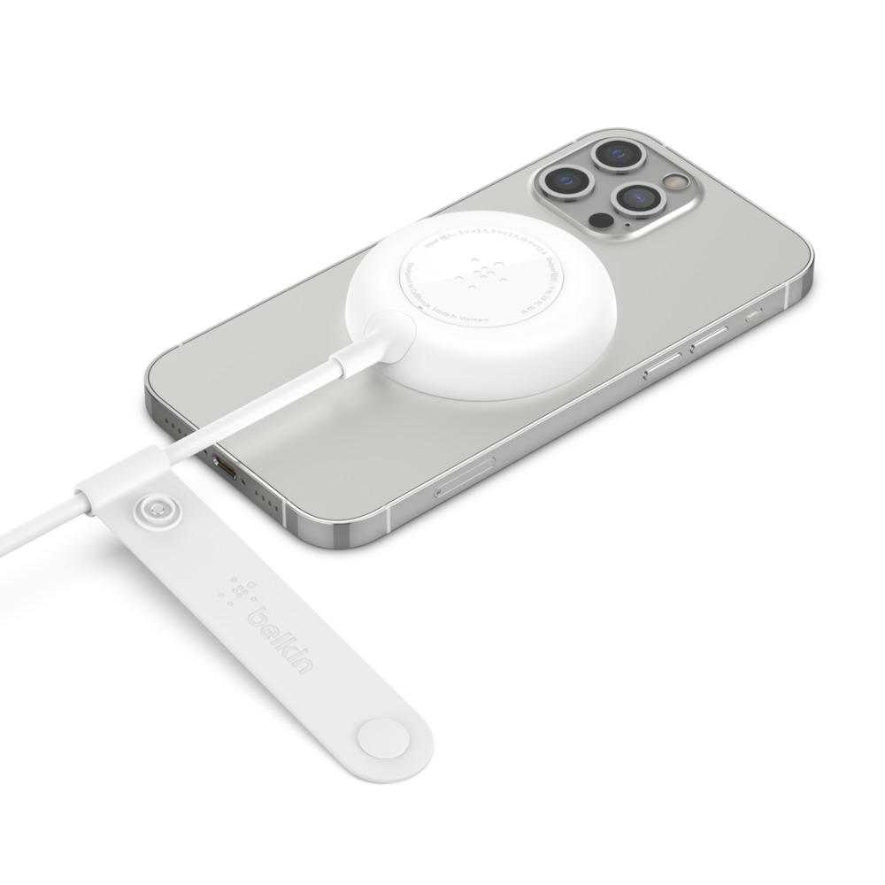 Belkin BoostCharge Magnetic Portable Wireless Charger Pad 7.5W White (WIA005btWH) Belkin BoostCharge Magnetic Portable Wireless Charger Pad 7.5W White (WIA005btWH)